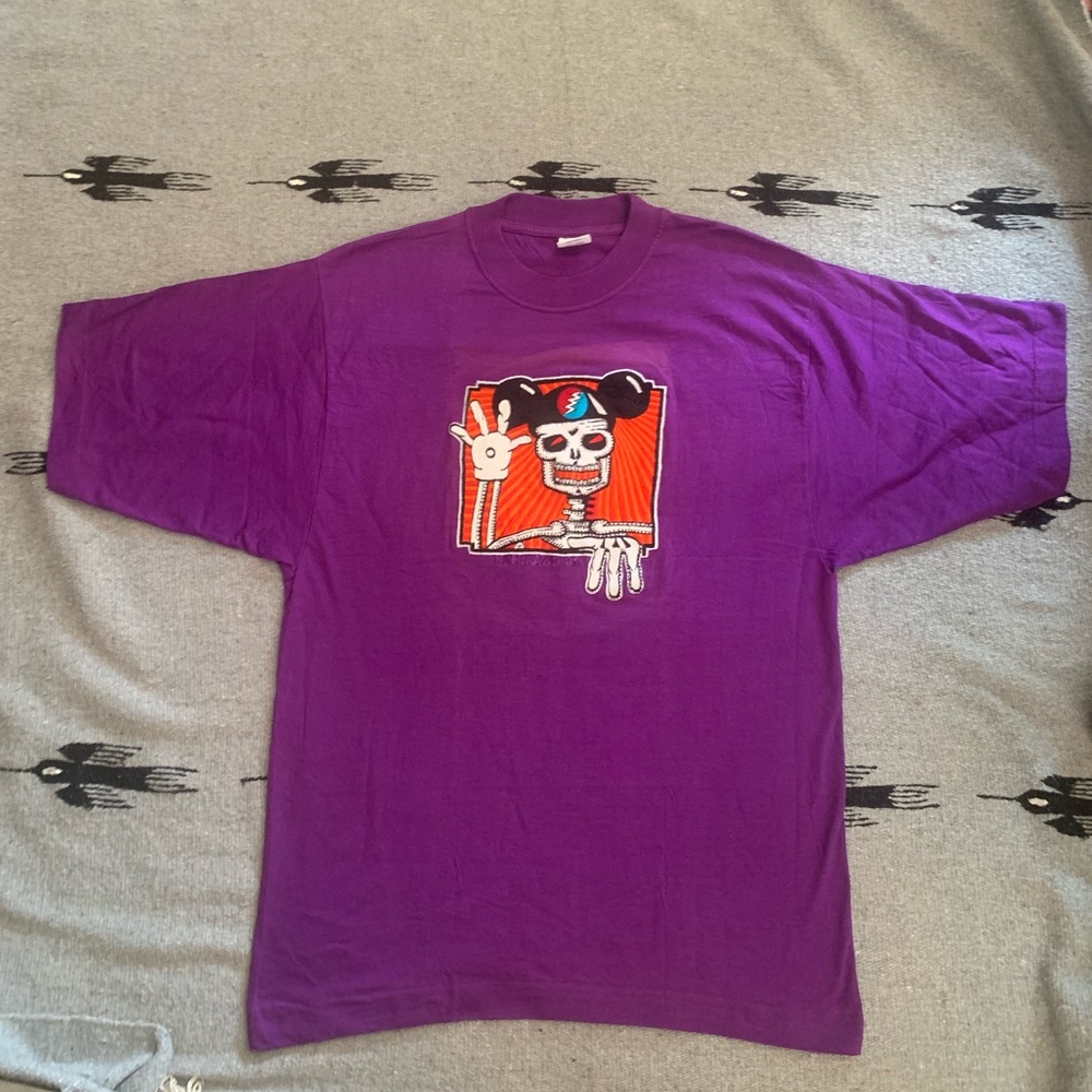 Grateful Dead Vintage 87’ kamakazi embroidered T-shirt slight discoloration.